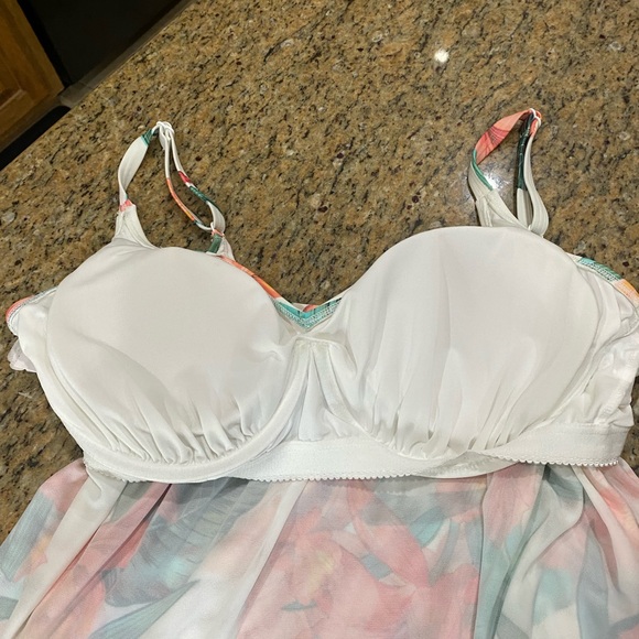 Coco Beech Tankini Top with Bottoms - Picture 6 of 12